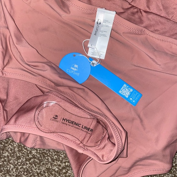 CUPSHE Bianca Dusty Pink Plunge Halter One Piece - Picture 4 of 7